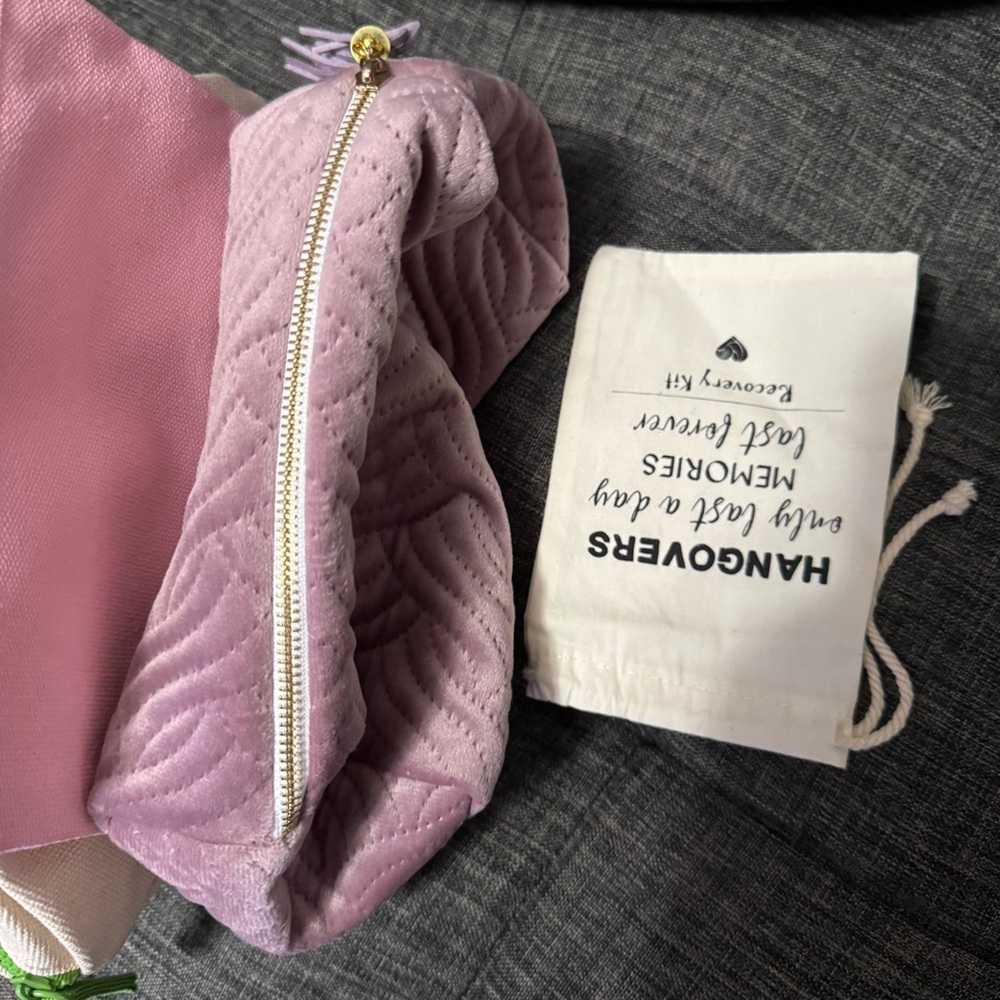 Lot of 6 toiletry bags! NWOTs - Picture 5 of 5